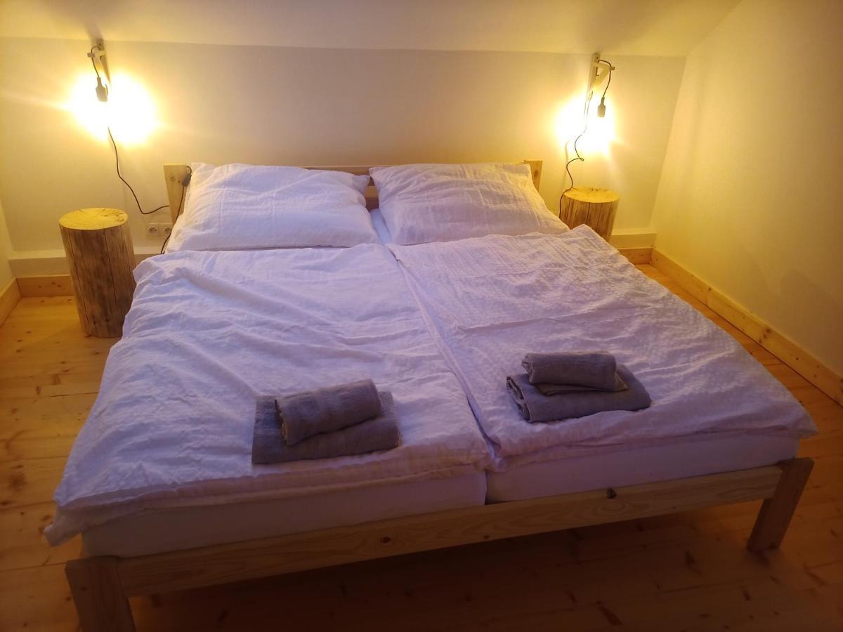Wellness Srub U Holubu Villa Malsice ภายนอก รูปภาพ