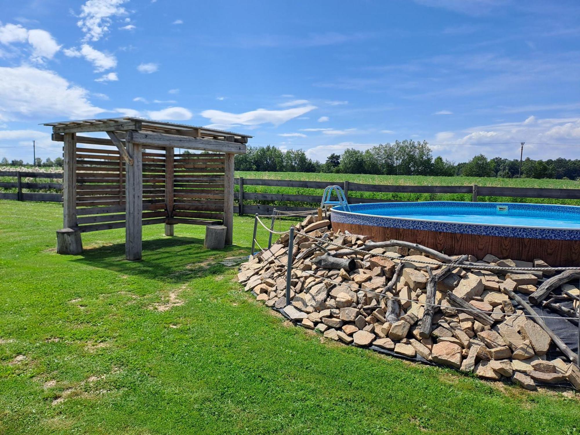 Wellness Srub U Holubu Villa Malsice ภายนอก รูปภาพ