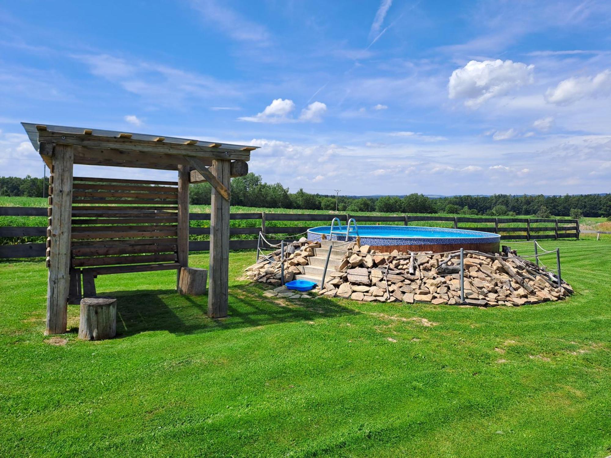Wellness Srub U Holubu Villa Malsice ภายนอก รูปภาพ